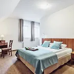 Modrzewiowy Dwor Hotel