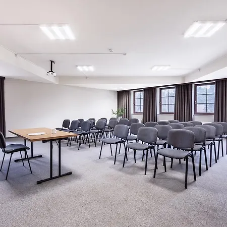 Modrzewiowy Dwor 酒店 格利维采