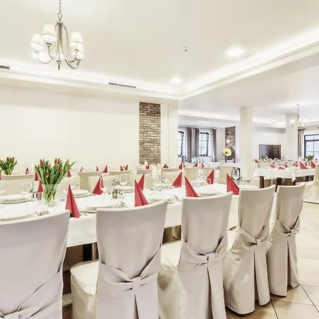 Modrzewiowy Dwór Hotel 3*