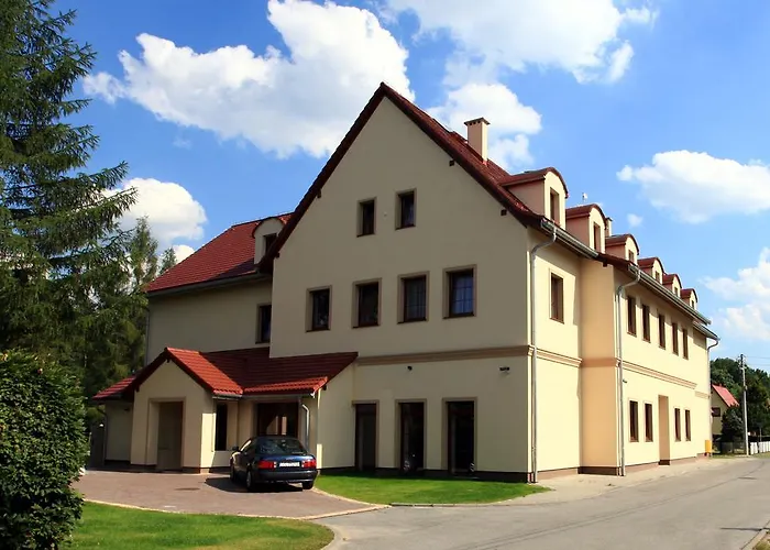 Hotel Modrzewiowy Dwor 3*