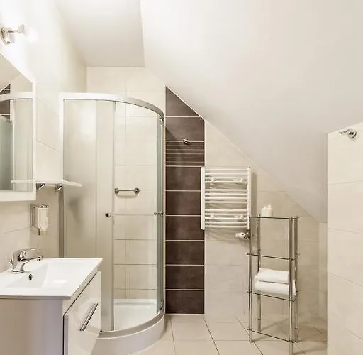 Modrzewiowy Dwor Γκλίβιτσε