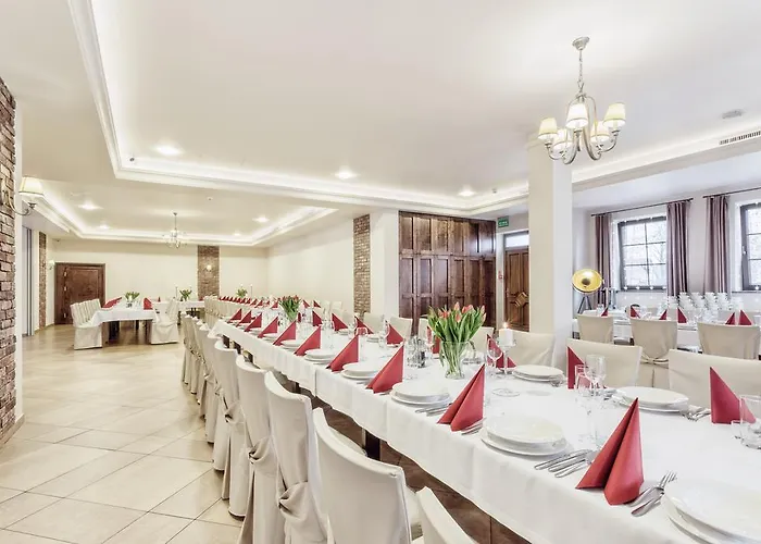 Hotel Modrzewiowy Dwor